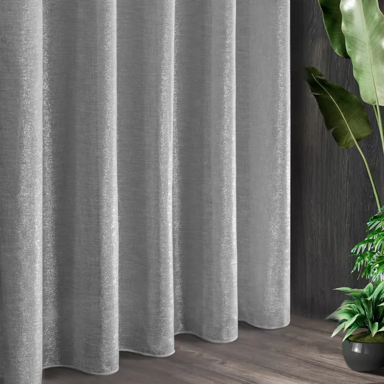 Tkanina firanowa z etaminy o gęstym splocie zakończona szwem obciążającym Eurofirany