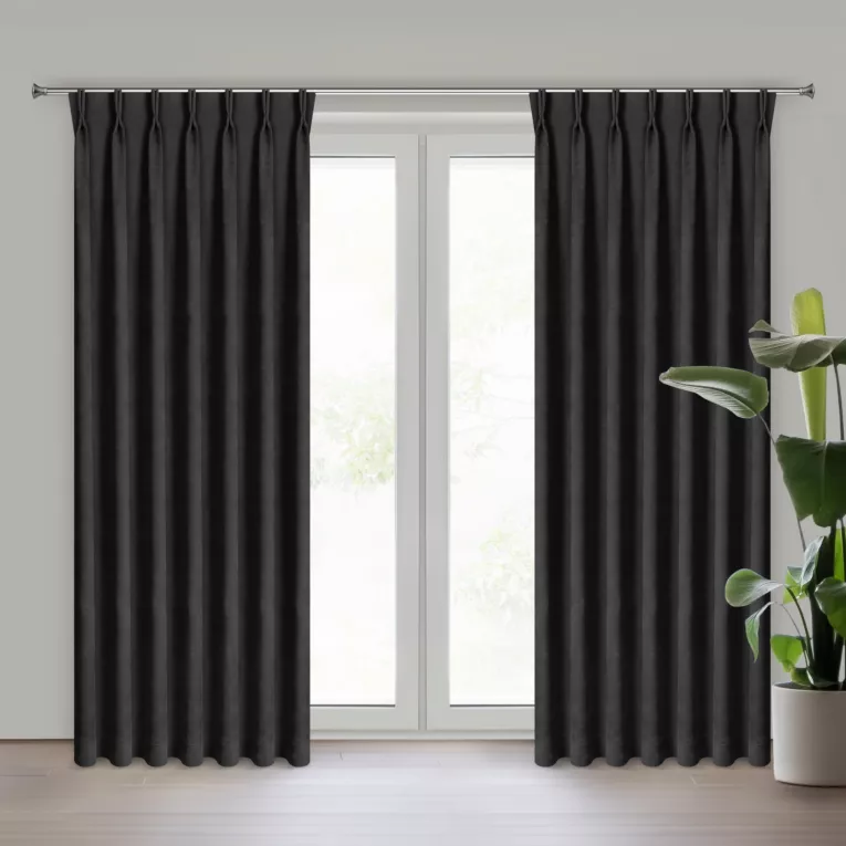 Zasłona czarna z tkaniny welurowej 70x220 cm szerokość po zmarszczeniu flex 1:2 Dora Eurofirany