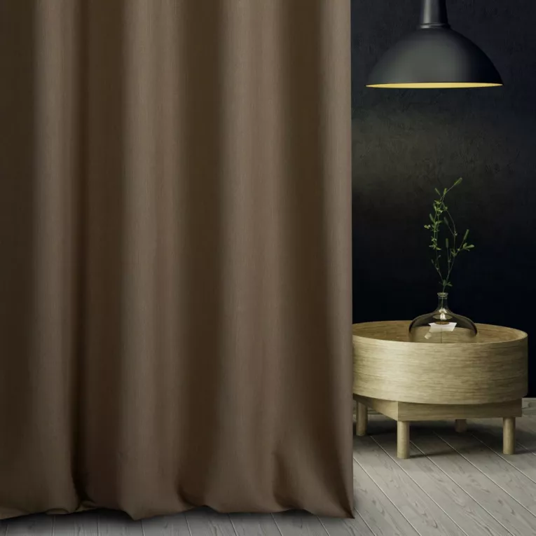 Zasłona szyta na taśmie 8 cm brązowa o naturalnym charakterze, z widocznym, ozdobnym splotem