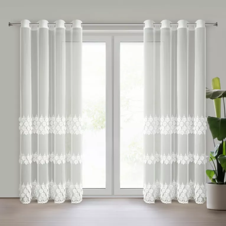 Firana kremowa z drobnej siateczki zdobiona ażurowym haftem 140x250 cm przelotka - NIRA Eurofirany