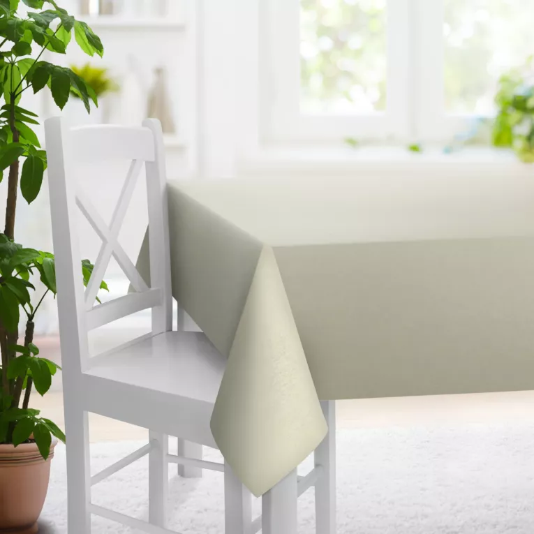 Obrus szyty GEONOA naturalny z miękkiej tkaniny o naturalnym charakterze z widocznym ozdobnym splotem