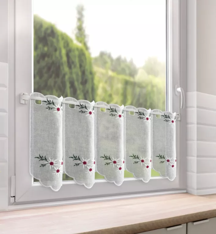 Tkanina firanowa zazdrostka zdobiona haftem drobnych kwiatów Eurofirany