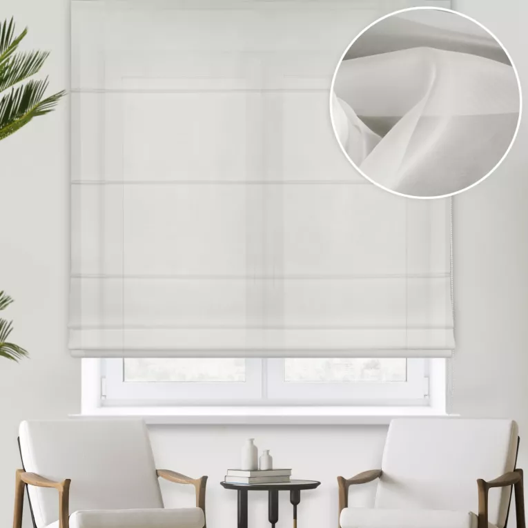 Roleta rzymska kremowa z matowego jedwabiście miękkiego woalu, wykończona obciążnikiem