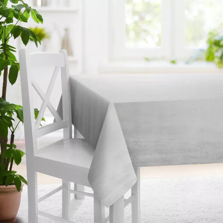 Obrus szyty ciemnosrebrny z miękkiej tkaniny welwetowej