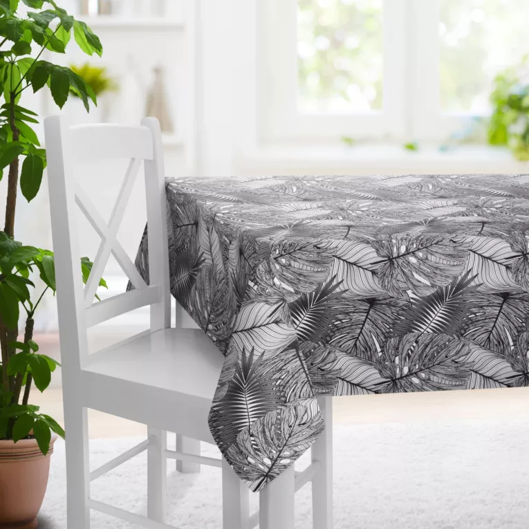 Obrus szyty biało czarny z tkaniny o naturalnym splocie z botanicznym wzorem