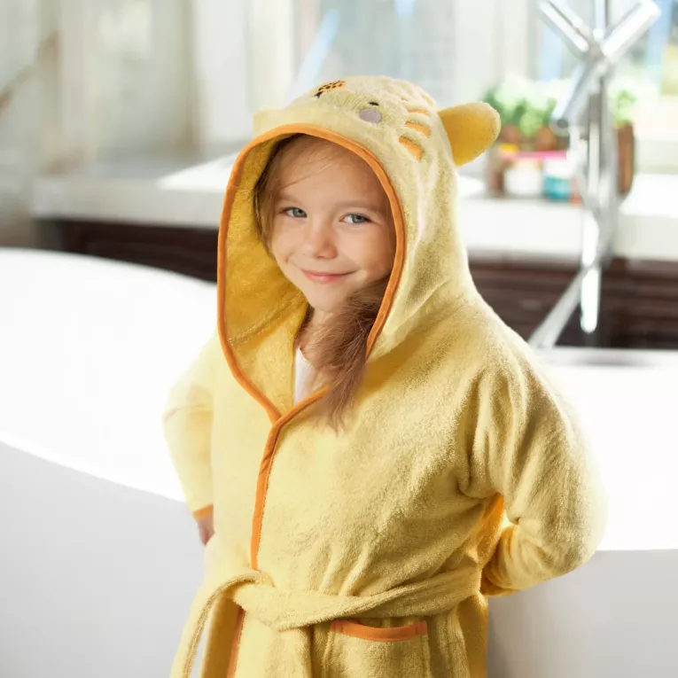 Szlafrok dziecięcy BABY z kapturem i uroczym haftem Eurofirany