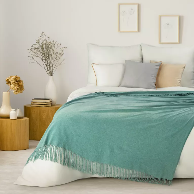 Zestaw koc i poszewka dekoracyjna MONTENEGRO 2 o strukturze szenilu Terra Collection Eurofirany