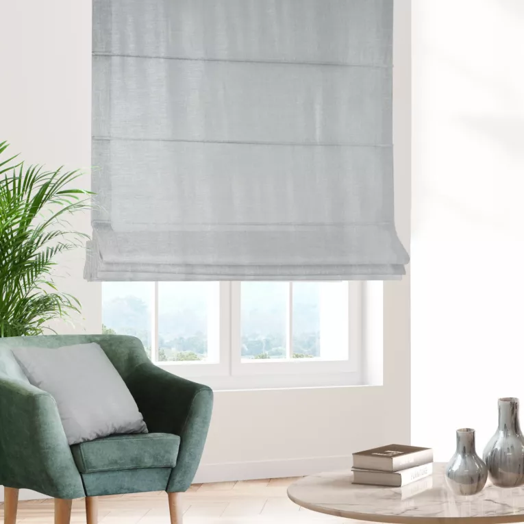 Roleta rzymska srebrna z tkaniny z mieszanką lnu i wiskozy, w stylu eko, z delikatnym połyskiem