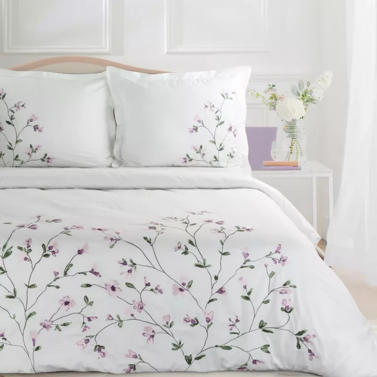 Ekskluzywna pościel 220x200 cm bawełniana kolor biały, jasnoróżowy z delikatnym wzorem kwiatowym Reina Line Eurofirany