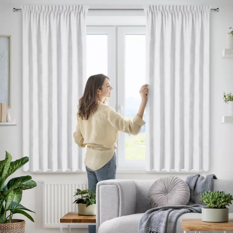 Zasłona biała z tkaniny welurowej 140x140 cm taśma - Dora Eurofirany