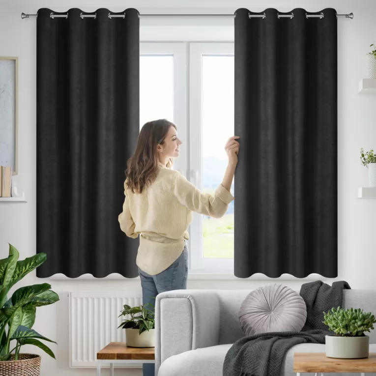 Zasłona czarna z tkaniny welurowej 140x175 cm przelotka - Dora Eurofirany