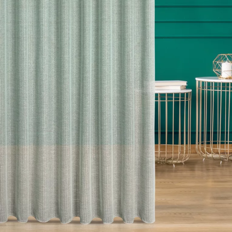 Firana szyta na flexach miętowo złocista z delikatnej siateczki przetykanej błyszczącą, lureksową nicią wykończona obciążnikiem