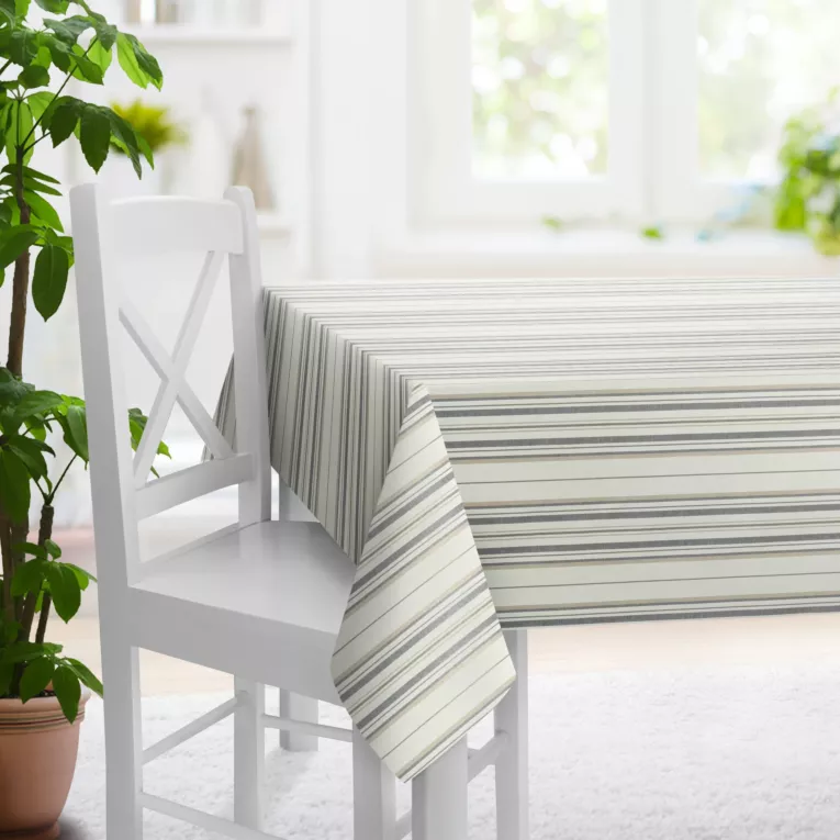 Obrus szyty naturalno beżowy z tkaniny w pasy