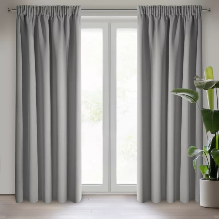 Zasłona szara z gładkiej tkaniny zaciemniającej typu blackout 135x270 taśma PARISA Design 91 Eurofirany