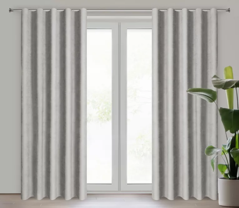 Zasłona ciemnosrebrna z tkaniny welurowej 180x240 cm szerokość po zmarszczeniu fala 1:2 Dora Eurofirany