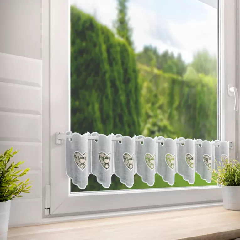 Tkanina firanowa zazdrostka zdobiona haftem w serca Eurofirany