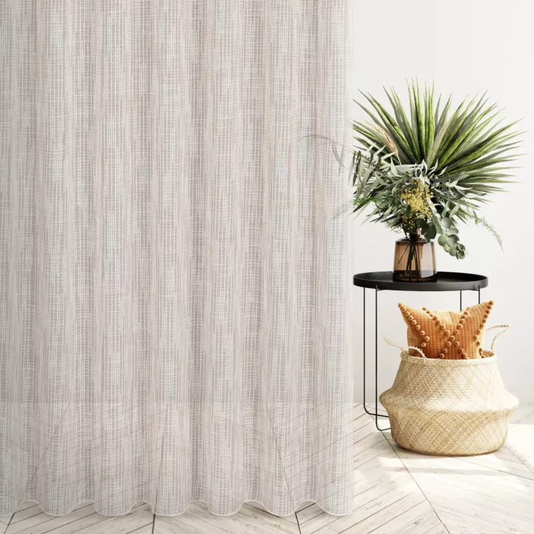 Firana szyta na tunelu kremowo beżowa siatka w stylu eko z efektem melanżu wykończona obciążnikiem