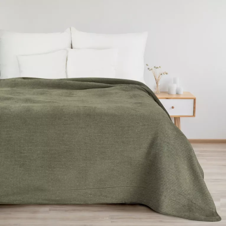 Koc bawełniany 180x220 cm oliwkowy ze strukturalnym wzorem 3D AMBER DESIGN 91 Eurofirany