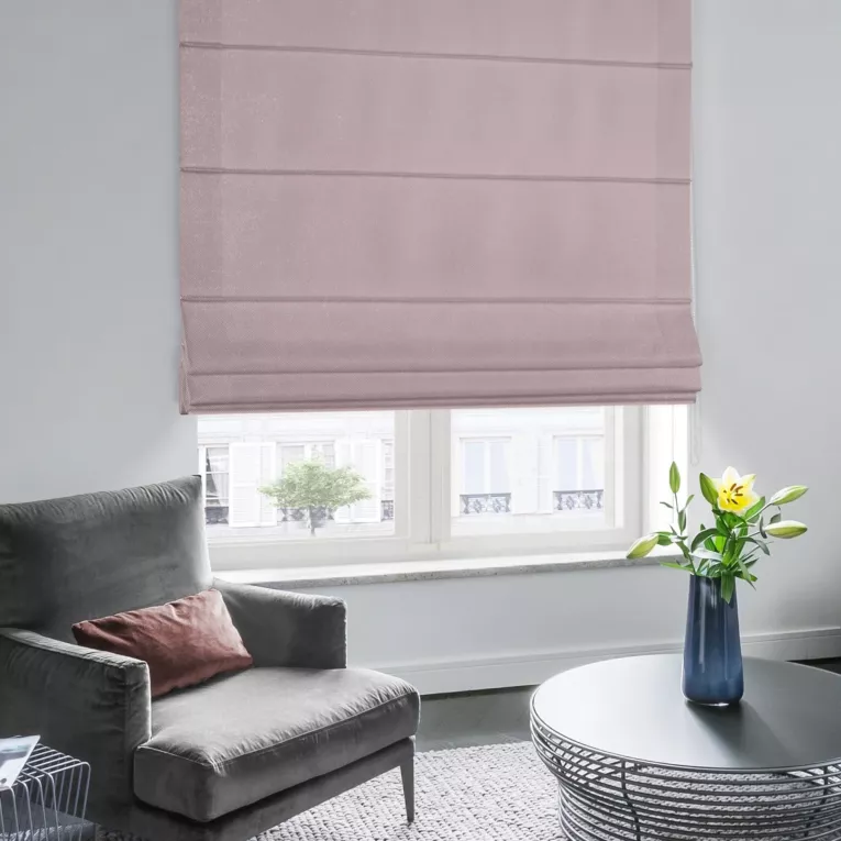 Roleta rzymska LUXOR wrzosowa z eleganckiej lśniącej tkaniny o drobnym splocie