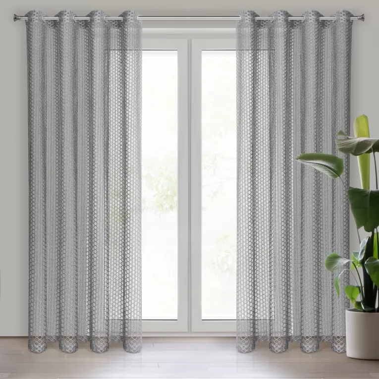Firana srebrna o strukturze luźnej, geometrycznej siatki 140x250 cm przelotka AIDEN Eurofirany
