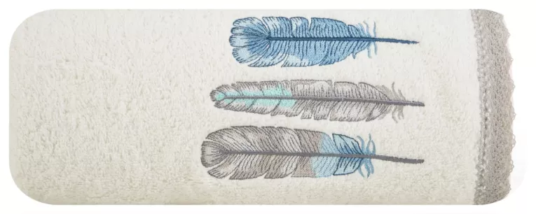 Ręcznik kąpielowy EMA z motywem haftowanych piór Design 91