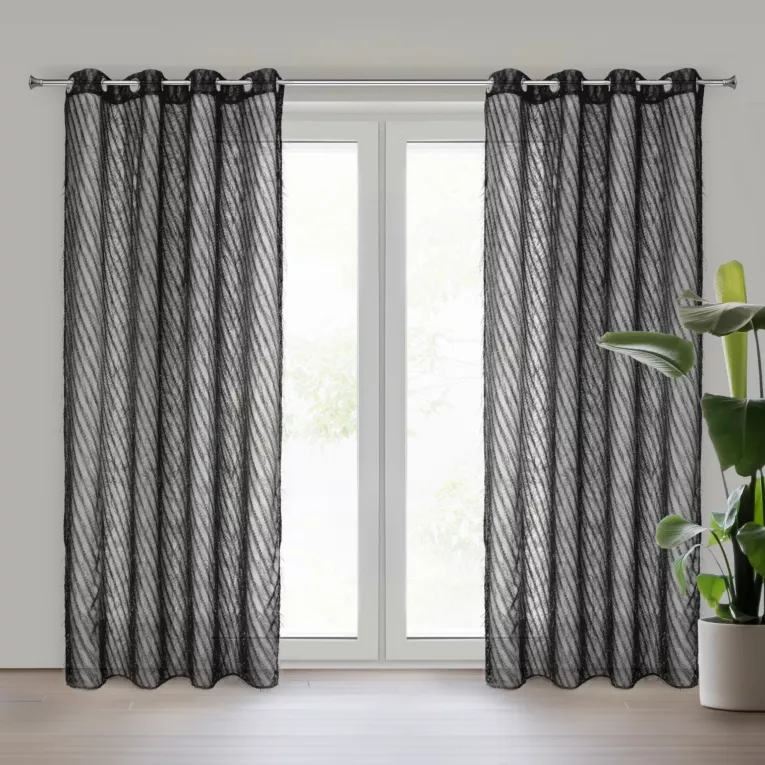 Zasłona czarna zdobiona moherową błyszczącą nicią 140x250 cm przelotka LAUREL Eurofirany