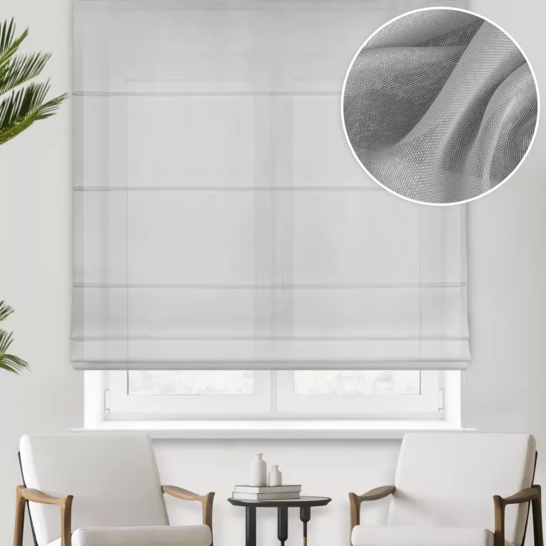Roleta rzymska srebrna z gładkiej perłowej etaminy o naturalnym splocie, wykończona obciążnikiem