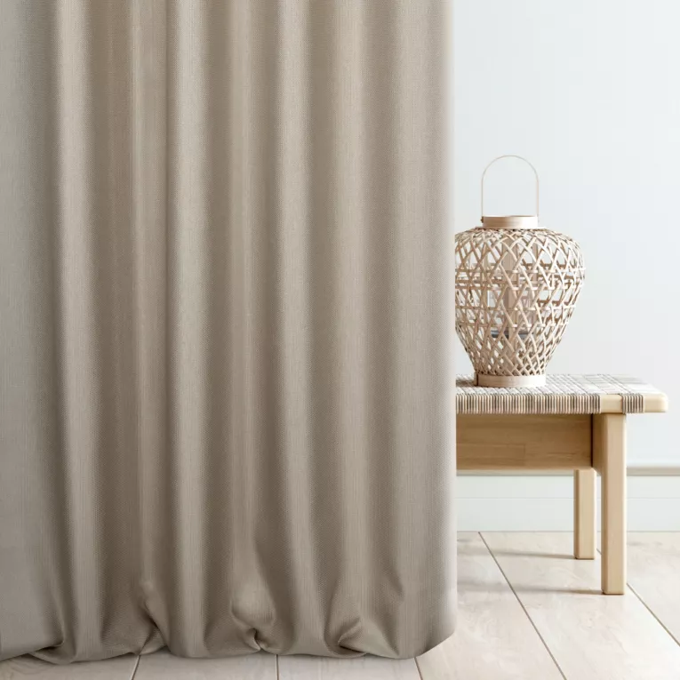 Zasłona szyta na taśmie fala jasnobeżowa z tkaniny z dodatkiem połyskującej nici, z widocznym ozdobnym splotem