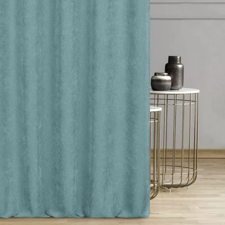 Zasłona szyta na taśmie fala jasnoturkusowa miękka, szenilowa tkanina o wyraźnym splocie i delikatnym połysku