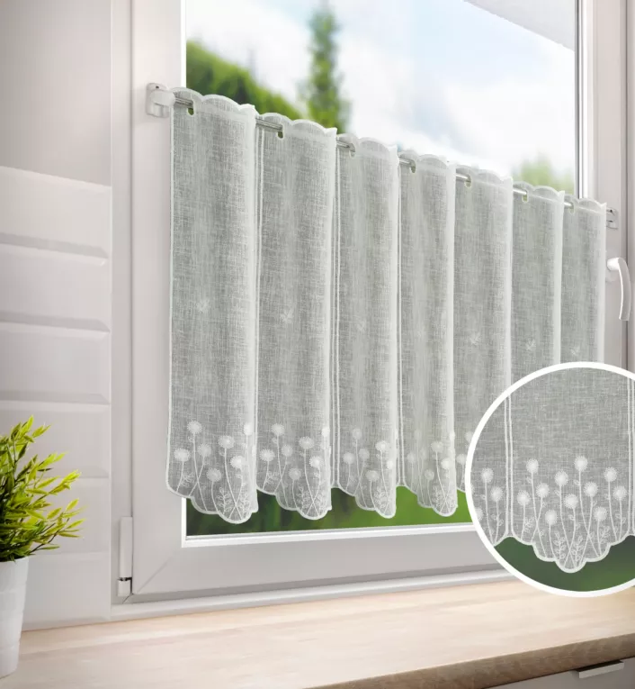 Tkanina firanowa zazdrostka z etaminy z haftowanym wzorem letnich kwiatów Eurofirany