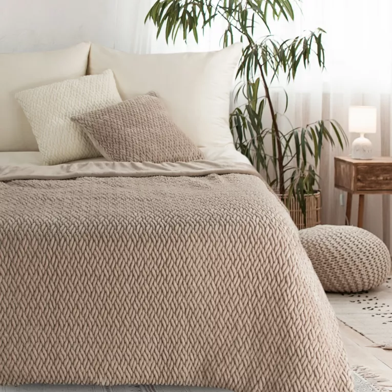 Koc  130x160 cm beżowy z widocznym plecionym splotem KAYLA Eurofirany