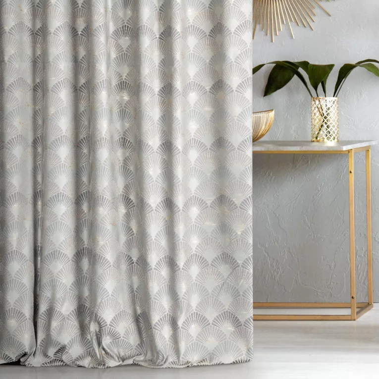 Zasłona szyta na taśmie fala MIKKA srebrna z ekskluzywnej tkaniny z modnym wzorem wachlarzowym