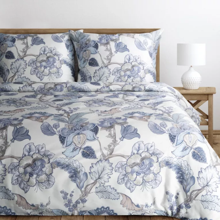 Pościel 160x200 cm komplet 3 częściowy z makosatyny bawełnianej kolor biało, niebieski z motywem kwiatów Eurofirany Premium