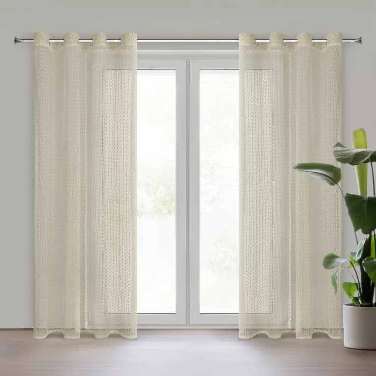Firana beżowa o strukturze siateczki niewymagająca prasowania 140x250 cm przelotka MIRELLA Eurofirany