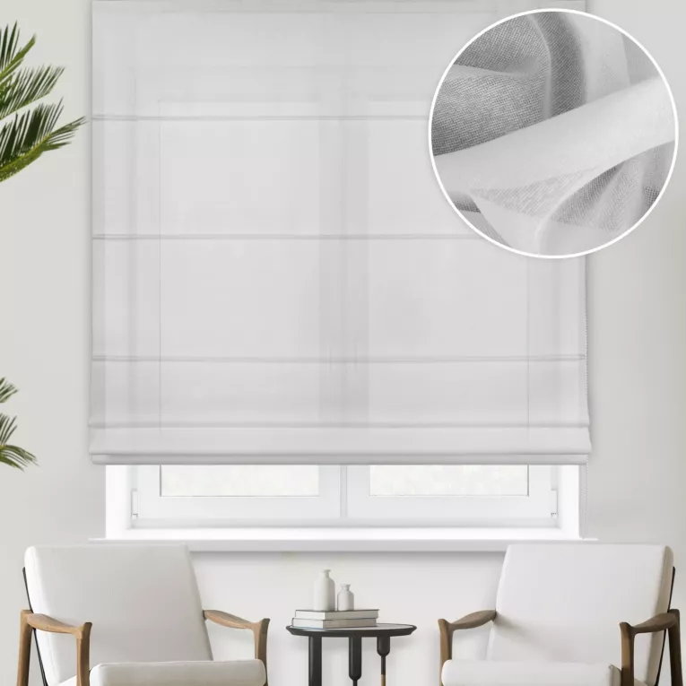 Roleta rzymska biała z cienkiej matowej etaminy, wykończona obciążnikiem