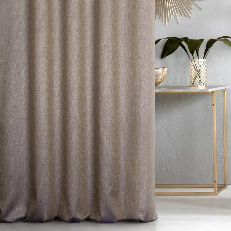 Zasłona szyta na taśmie fala ciemnozłoto granatowa z tkaniny z dodatkiem połyskującej nici, z widocznym ozdobnym splotem