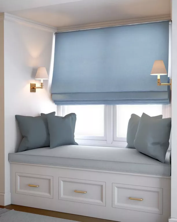 Roleta rzymska ADESSA niebieska z miękkiej tkaniny o welurowej strukturze