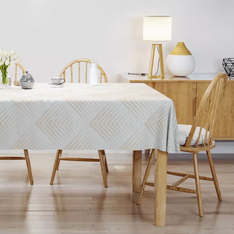 Obrus szyty naturalno złoty z miękkiej tkaniny welwetowej ze złotym nadrukiem