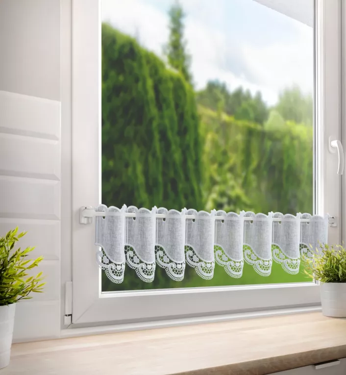 Tkanina firanowa zazdrostka z etaminy zdobiona haftem geometrycznym Eurofirany