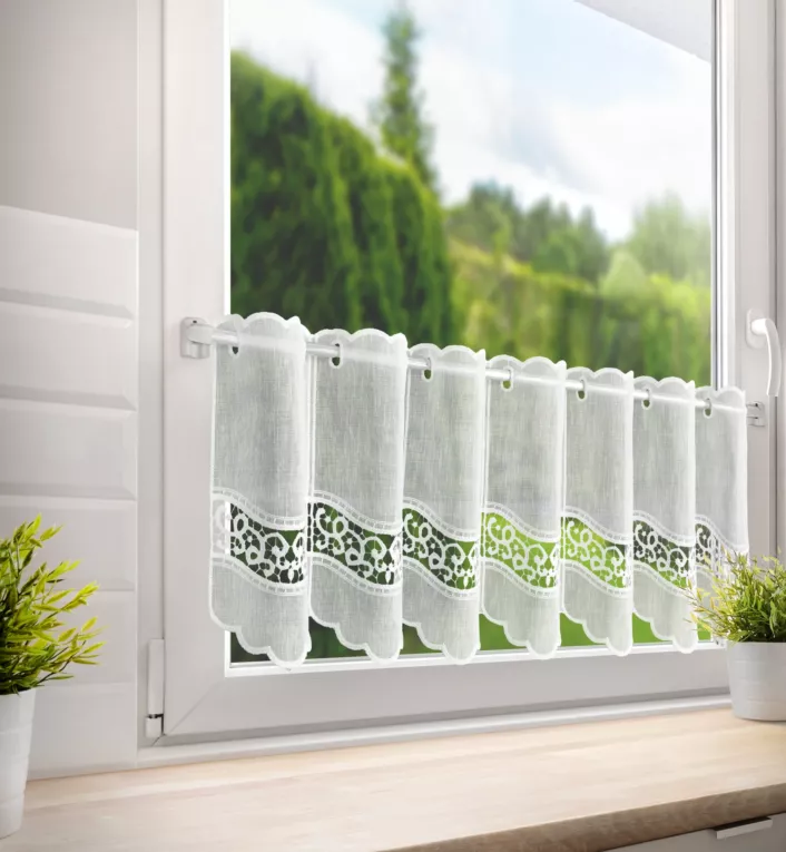 Tkanina firanowa zazdrostka z etaminy zdobiona ażurowym haftowanym wzorem Eurofirany