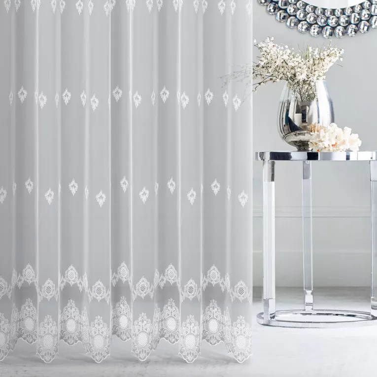 Firana szyta na taśmie fala biała z delikatnej tkaniny typu PERU matowe, zdobionej pięknym, oryginalnym haftem