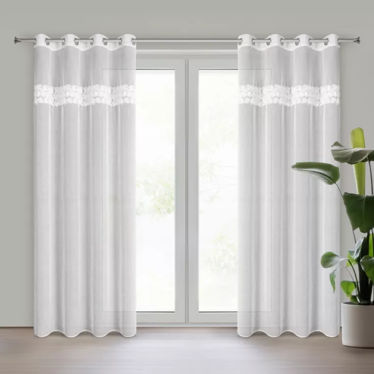 Firana biała zdobiona aplikacją w róże 140x250 cm przelotka ROSALIE Eurofirany