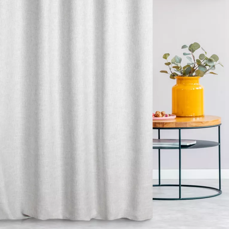 Zasłona szyta na flexach GEONOA srebrna z miękkiej tkaniny o naturalnym charakterze z widocznym ozdobnym splotem