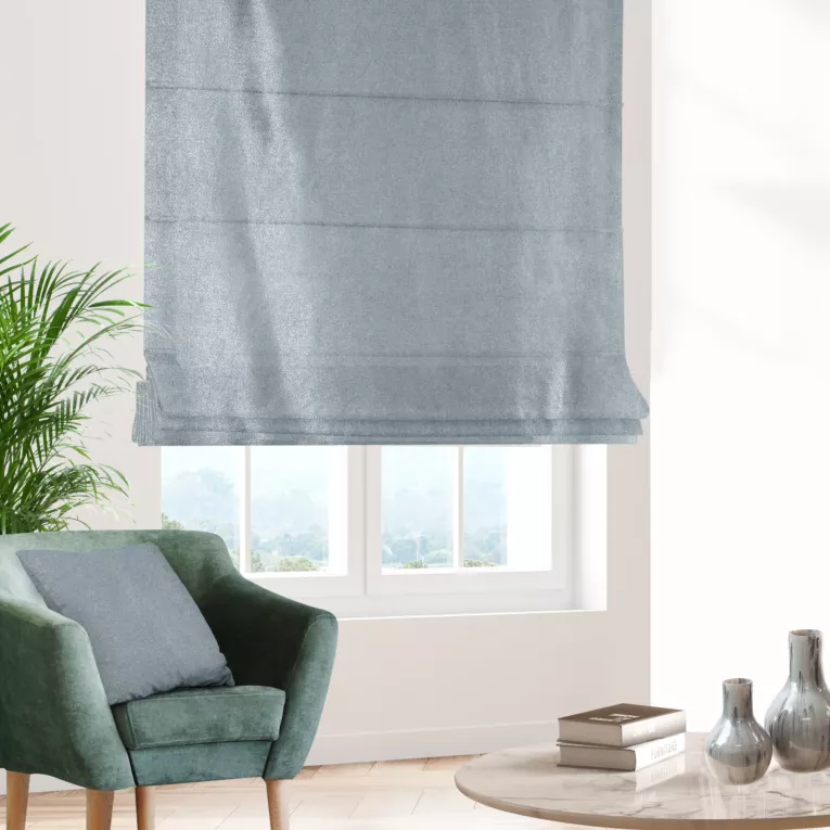 Roleta rzymska srebrna z błyszczącej tkaniny zaciemniającej