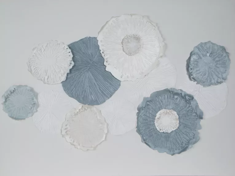 Obraz ręcznie malowany na płótnie w jasnej kolorystyce Eurofirany