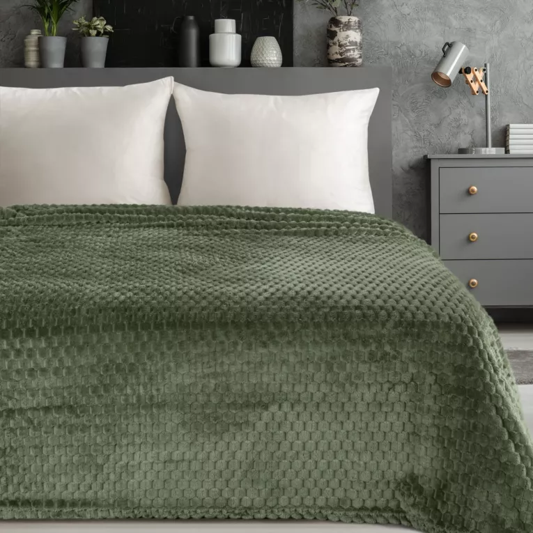 Koc 200x220 cm ciemnooliwkowy miękki w dotyku z wytłaczanym wzorem 3D CINDY 6 Design 91