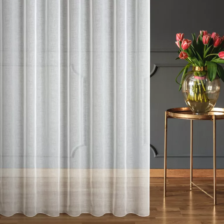 Firana szyta na taśmie 8 cm naturalna z delikatnej cienkiej matowej etaminy wykończonej obciążnikiem