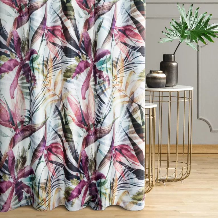 Zasłona szyta na taśmie fala naturalno fioletowa z miękkiej tkaniny typu blackout drukowanej we wzór botaniczny