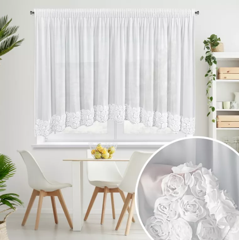 Firana biała z szyfonu zdobiona łukiem 3D róż 400x160 cm taśma - ROSES - Eva Minge Eurofirany