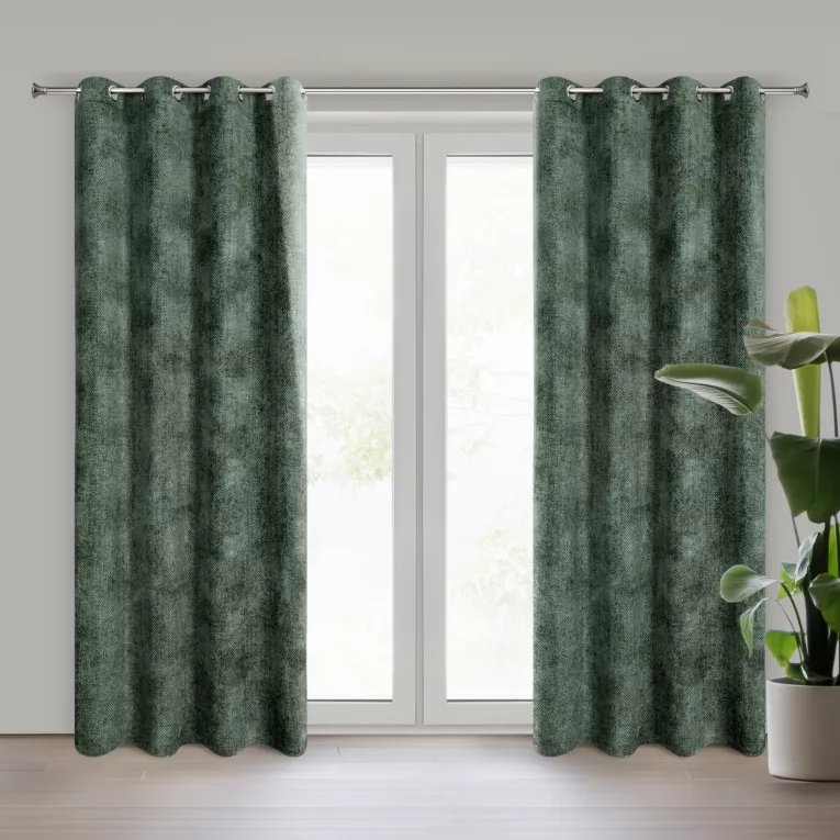 Zasłona ciemnozielona z tkaniny szenilowej 135x250 przelotka ALETA Eurofirany